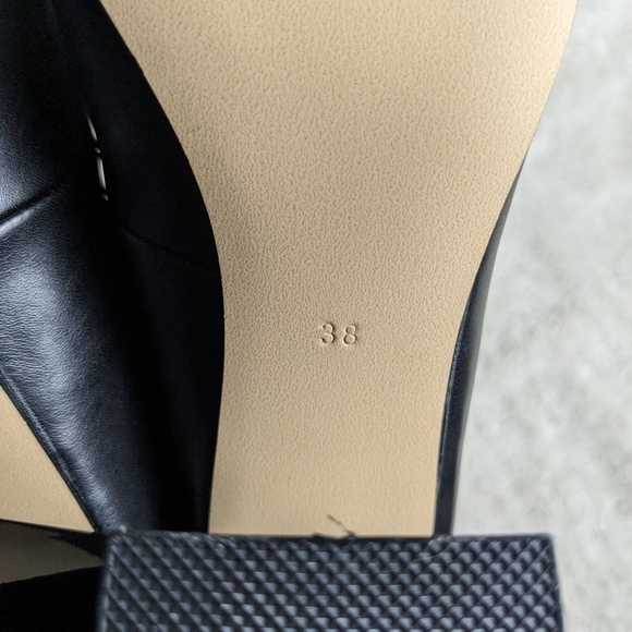 MATT & NAT Heel black pointed toe shoes LIKE NEW CONDITION!  size 38 = 7.5 us - Picture 9 of 10